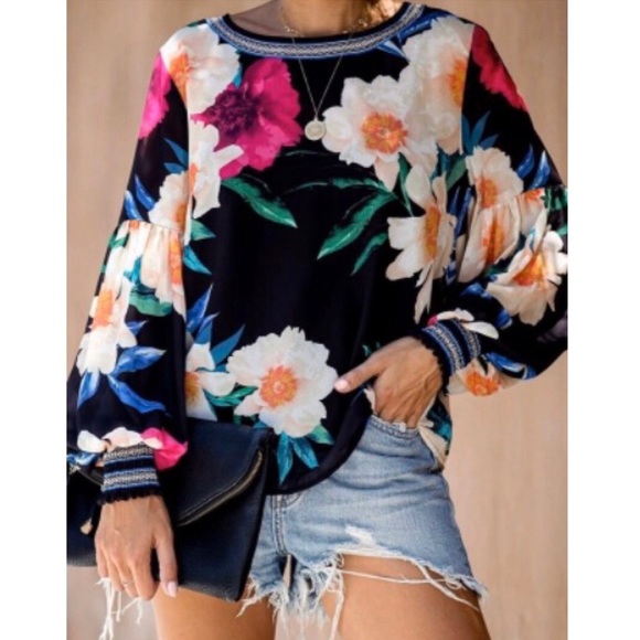🎉HP⚠️1 LEFT: SMALL 🌺 Black Floral Printed Blouse - Picture 2 of 7